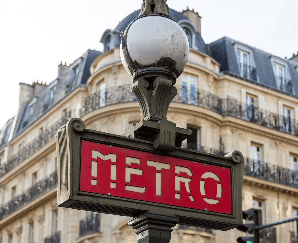 paris metro sign